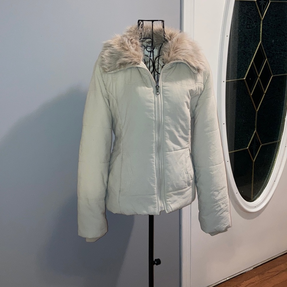 ⚡️4 items for $20⚡️ Fur collar coat.